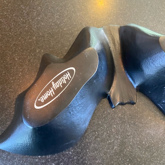 Modcloth Large Bat Goth Halloween Ceramic Dish - Picture 4 of 4